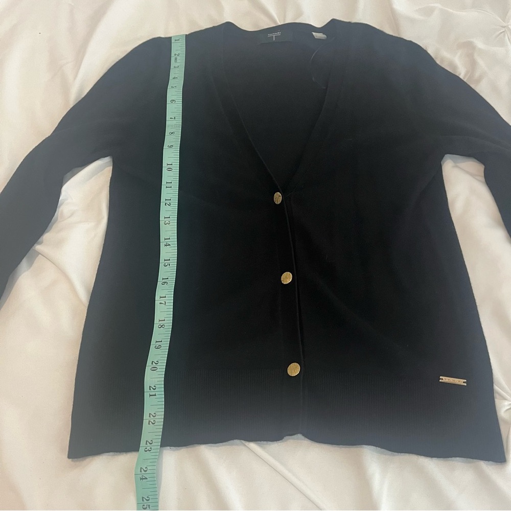 T Tahari long sleeve cardigan v neck black gold buttons XS - Picture 3 of 3